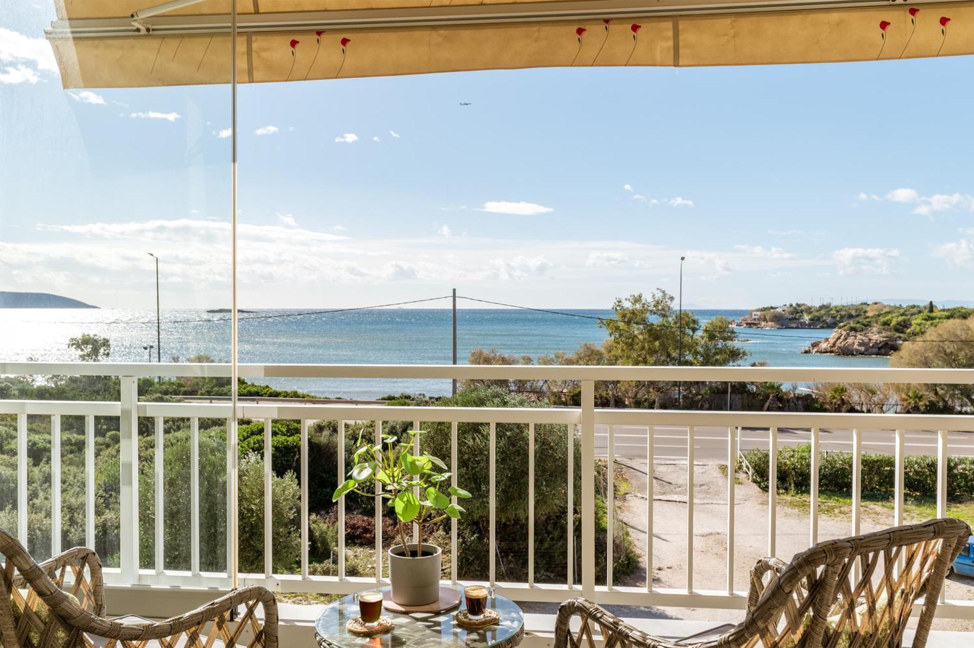 Amazing Sea View Apartment Kalivia Thorikou Exterior photo